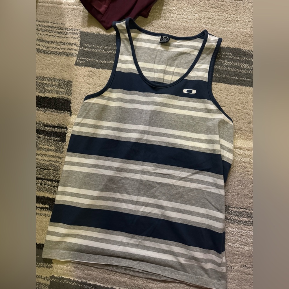 Oakley tank